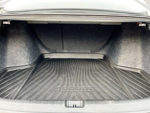 Used 2021 Honda Accord Touring image 25