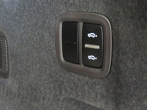 Certified 2025 Porsche Cayenne GTS AWD/4WD image 49