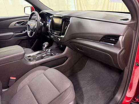 Used 2023 Chevrolet Traverse LT image 28
