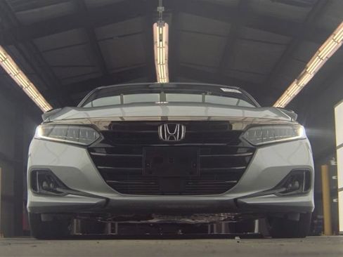 Used 2021 Honda Accord Sport image 3
