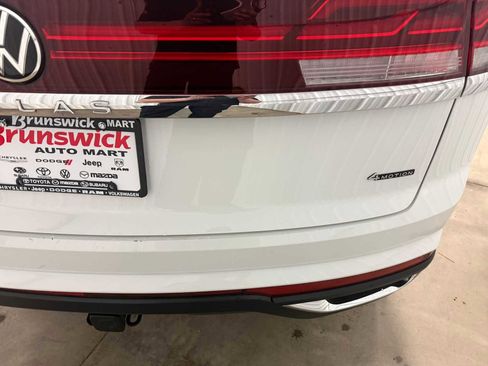 Used 2024 Volkswagen Atlas Cross Sport SE image 18