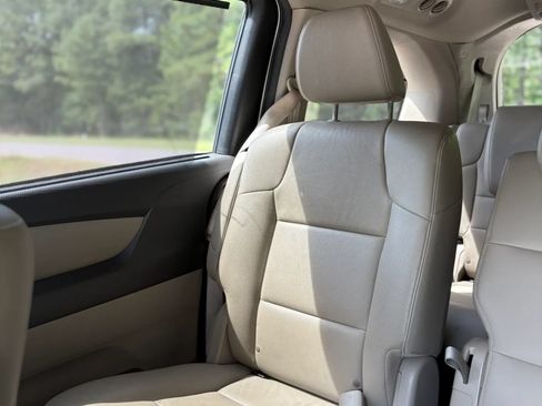 Used 2014 Honda Odyssey Touring image 17
