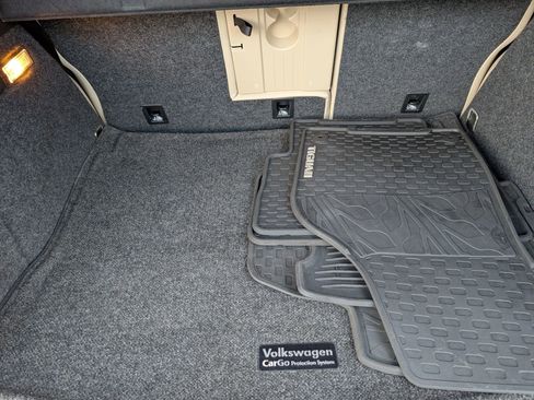 Used 2016 Volkswagen Tiguan S image 36