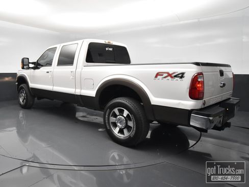 Used 2015 Ford F250 Lariat w/ Lariat Interior Package AWD/4WD image 5