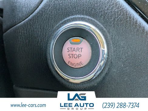 Used 2018 Nissan Pathfinder SV image 25