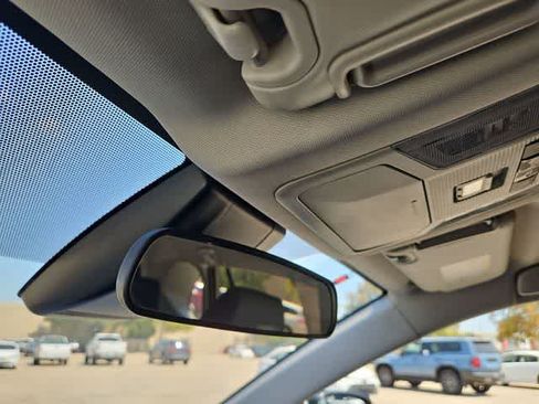 Used 2025 Toyota RAV4 XLE FWD image 26