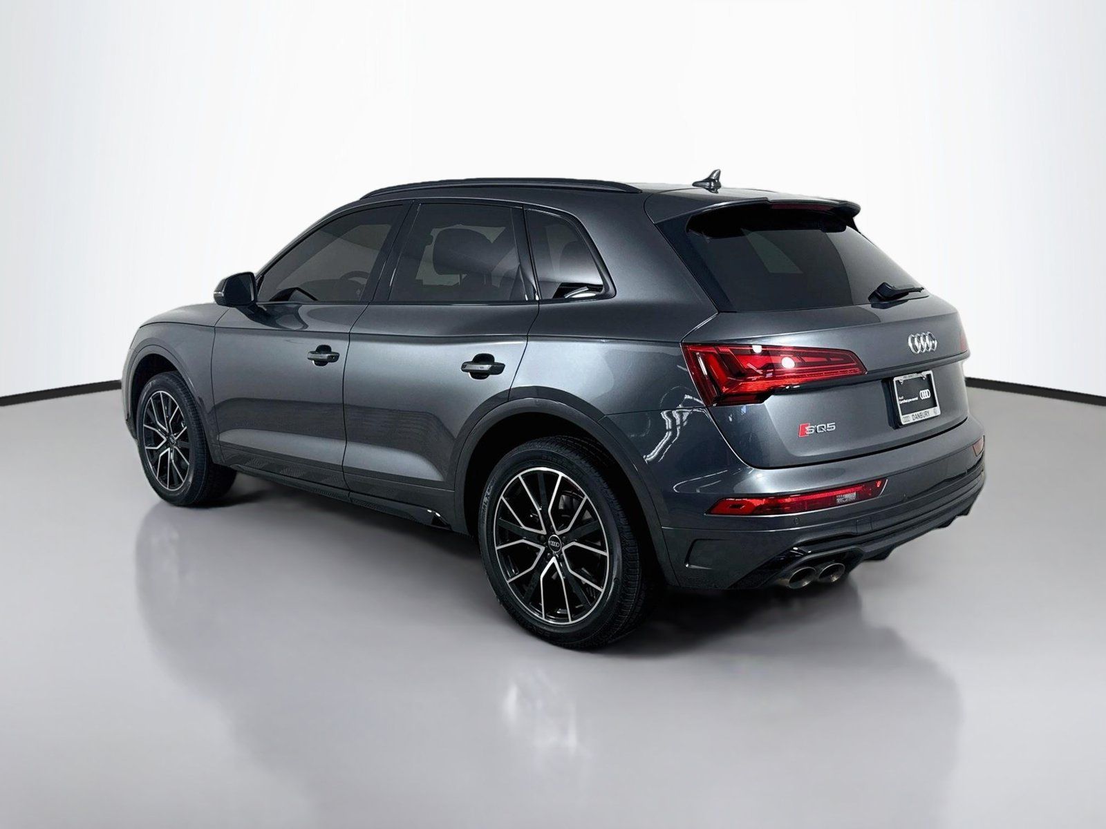 Certified 2023 Audi SQ5 Premium Plus w/ Premium Plus Package AWD/4WD image 3
