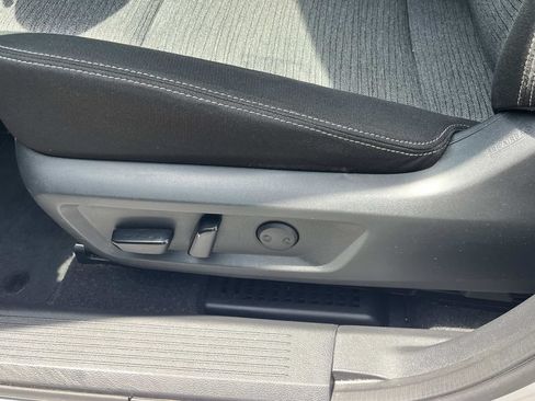 Used 2022 Nissan Rogue SV FWD image 31