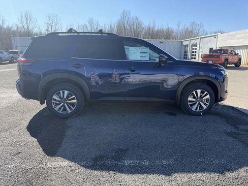 New 2026 Nissan Pathfinder SL AWD/4WD image 4
