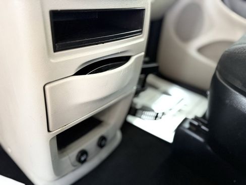 Used 2017 Dodge Grand Caravan SE w/ Power Window Group image 33