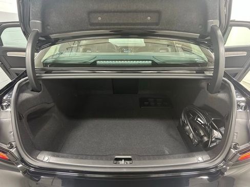 Used 2025 Volvo S90 T8 Plus image 6