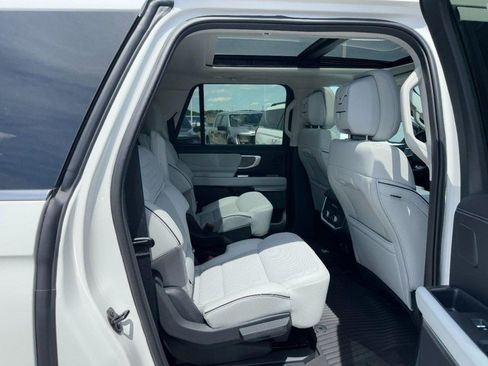 New 2026 Ford Expedition Max Platinum w/ Platinum Ultimate Package AWD/4WD image 5