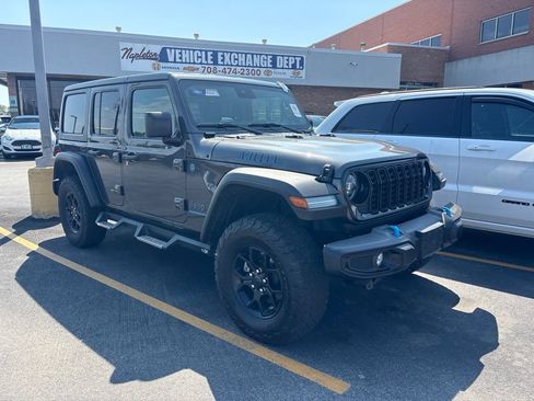 Used 2024 Jeep Wrangler Unlimited AWD/4WD image 3