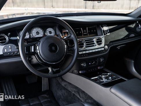 Used 2020 Rolls-Royce Wraith image 24