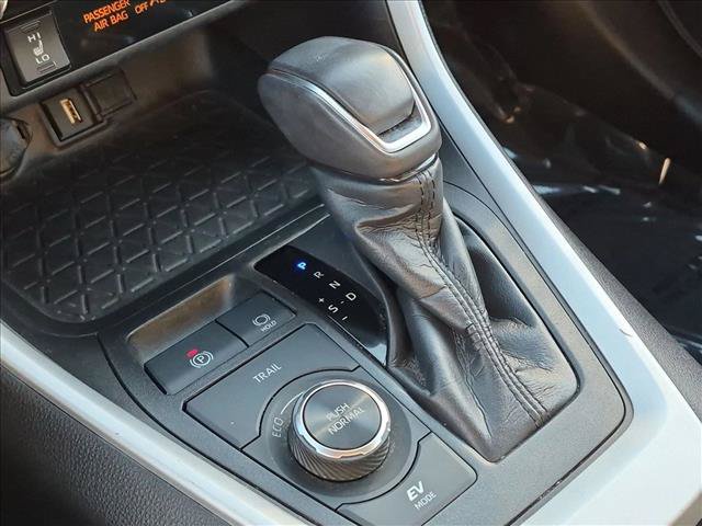 Used 2022 Toyota RAV4 XLE Premium AWD/4WD image 12