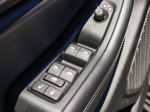 Used 2025 Jeep Grand Cherokee Laredo X RWD image 23