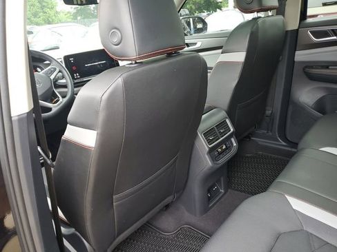 Used 2024 Volkswagen Atlas Peak Edition SE AWD/4WD image 16