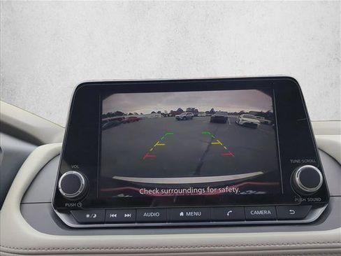 Used 2023 Nissan Rogue SV image 14