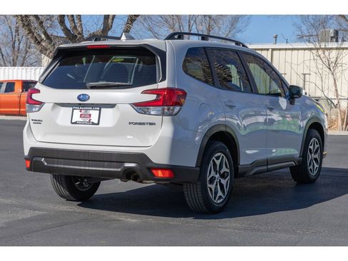 Certified 2023 Subaru Forester Premium image 3