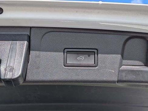 Used 2022 Volkswagen Atlas SEL Premium AWD/4WD image 23