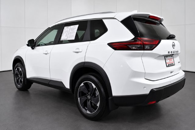 Certified 2026 Nissan Rogue SV w/ SV Premium Package AWD/4WD image 6