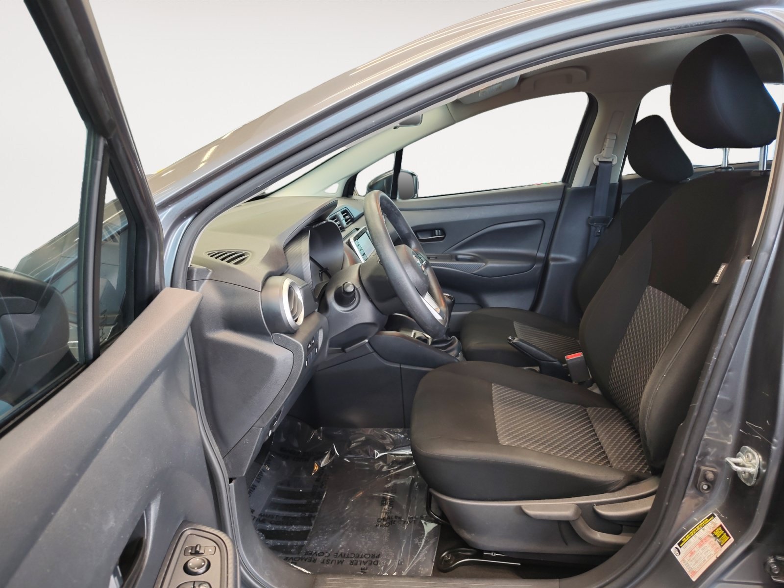 Used 2021 Nissan Versa S FWD image 22