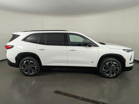 Used 2025 Buick Enclave Sport Touring w/ Power Package AWD/4WD image 8