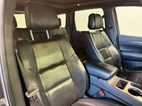 Used 2017 Jeep Grand Cherokee Limited w/ Luxury Group II RWD image 24