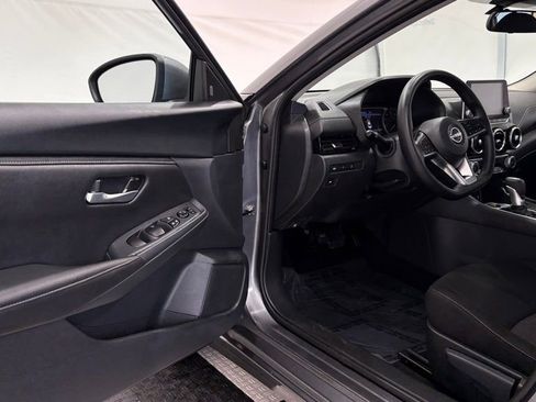 Used 2025 Nissan Sentra SV image 31