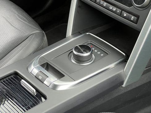 Used 2018 Land Rover Discovery Sport HSE image 33