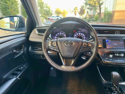 Used 2014 Toyota Avalon Limited image 25