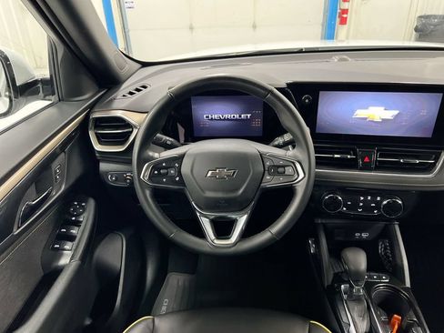 Used 2024 Chevrolet TrailBlazer ACTIV w/ Driver Confidence Package FWD image 11