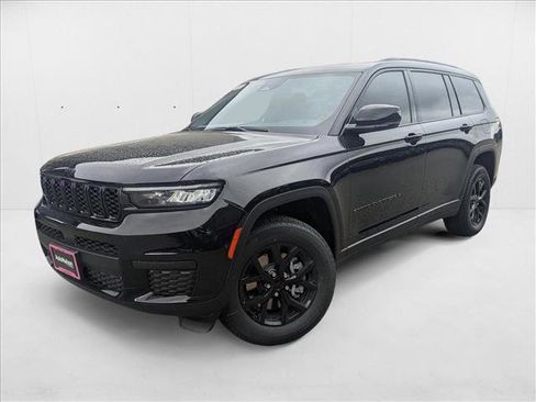 New 2025 Jeep Grand Cherokee L Altitude image 10