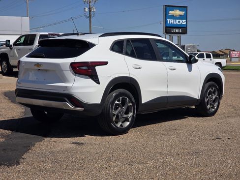 Used 2024 Chevrolet Trax LT image 21