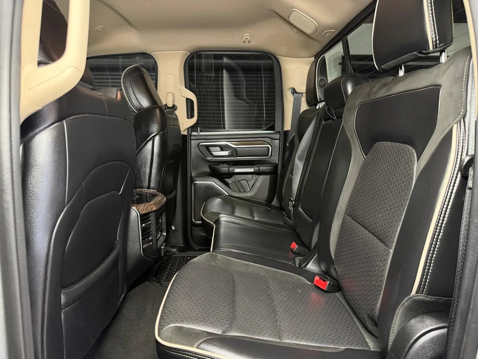 Used 2020 RAM 1500 Laramie AWD/4WD image 18
