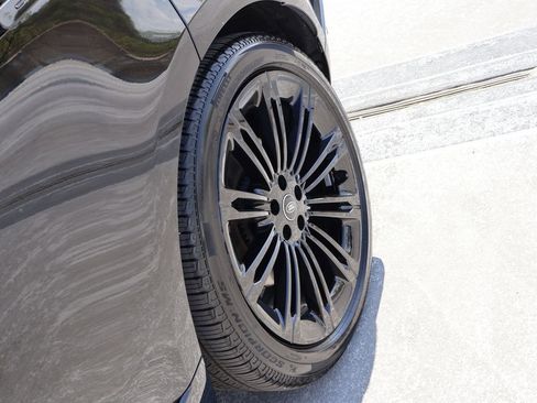 Used 2025 Land Rover Range Rover Long Wheelbase SE image 37