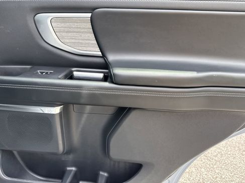 Used 2025 Ford Expedition Platinum AWD/4WD image 16