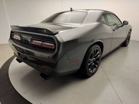 Used 2022 Dodge Challenger R/T Scat Pack RWD image 3