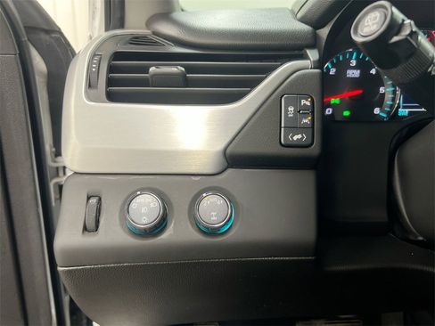 Used 2019 GMC Yukon XL SLT image 17