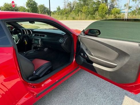 Used 2014 Chevrolet Camaro LT RWD image 16