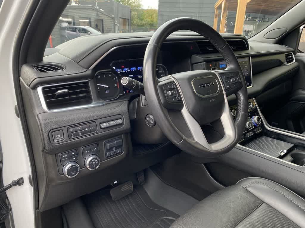 Used 2021 GMC Yukon Denali w/ Advanced Technology Package AWD/4WD image 2