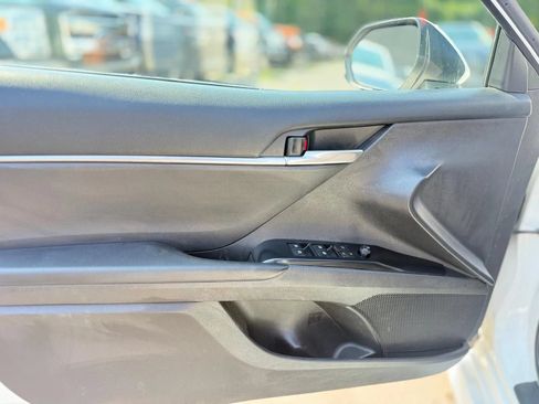 Used 2018 Toyota Camry LE FWD image 28