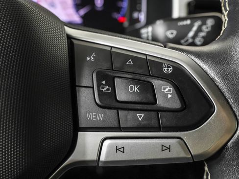 Used 2021 Volkswagen Atlas Cross Sport SEL image 28