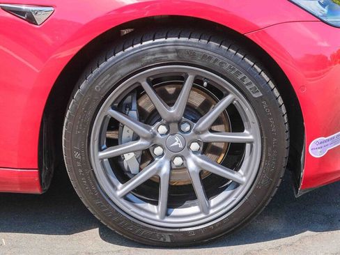 Used 2018 Tesla Model 3 Mid Range image 12