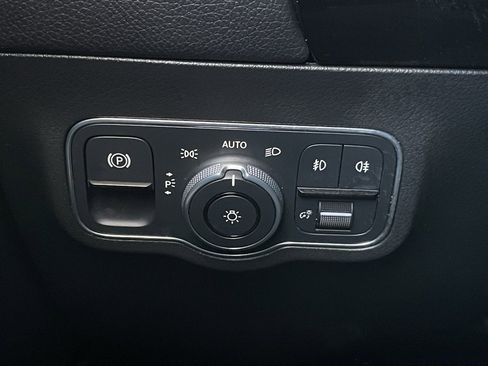 Used 2021 Mercedes-Benz GLA 250 image 14