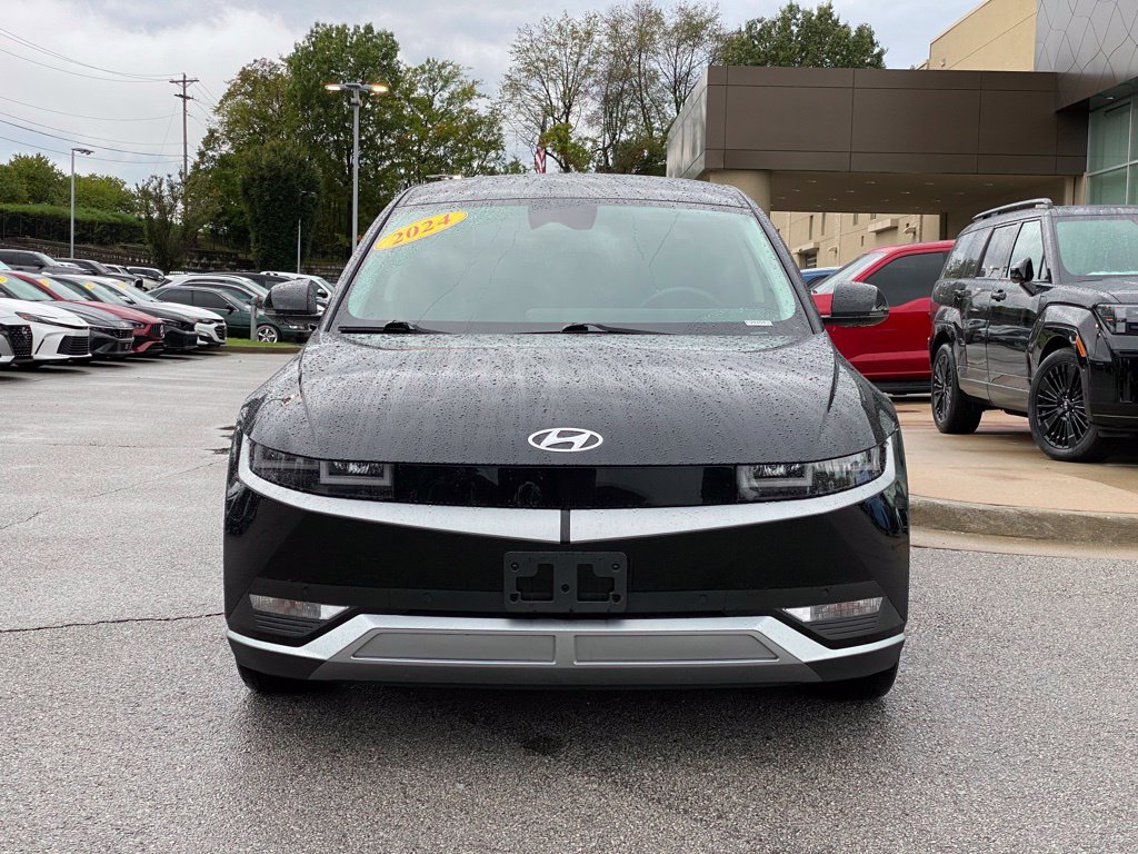 Used 2024 Hyundai Ioniq 5 SEL AWD/4WD image 2
