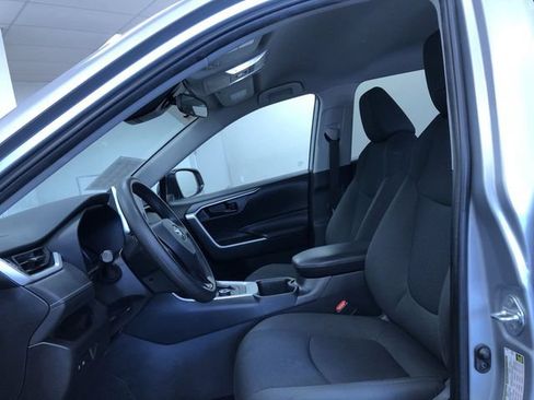 Certified 2025 Toyota RAV4 LE AWD/4WD image 18