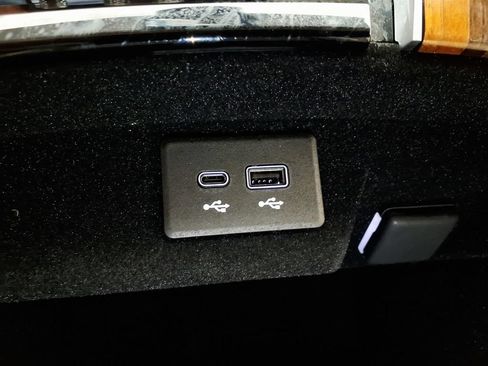 Used 2025 Cadillac Escalade Sport Platinum AWD/4WD image 25