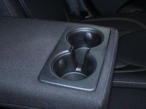 Used 2018 Jeep Cherokee Latitude w/ Cold Weather Group image 13