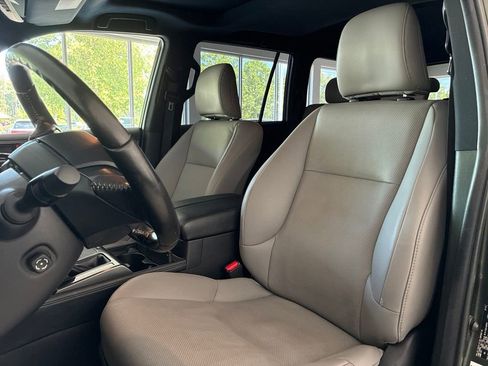 Certified 2023 Lexus GX 460 w/ Black Line Special Edition AWD/4WD image 12